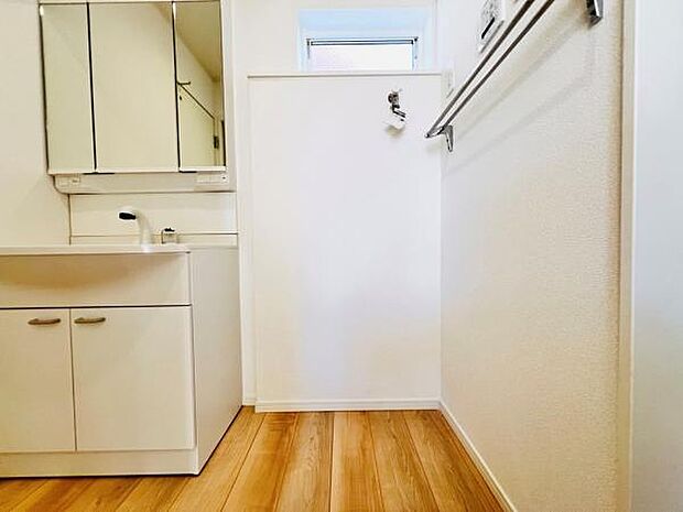 お天気を気にせずお洗濯ができ、室内干し可能です。