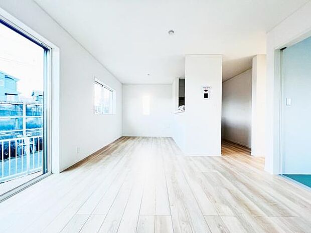 リビングダイニングになります。ご家族そろっての素敵な空間になりそうですね。