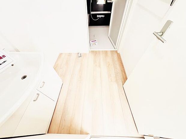 脱衣所は小さなお子様がいるご家庭にも重宝されます。