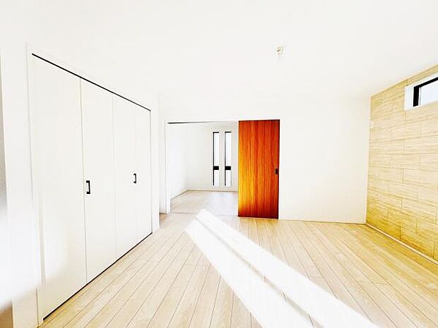 家族団らんの場所としてゆったりと居心地の良いリビングです。