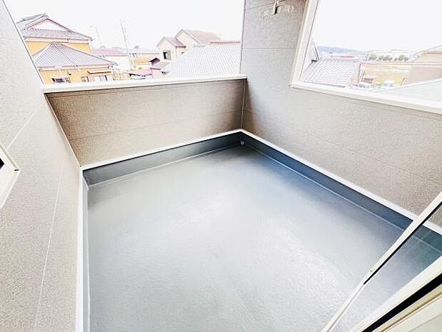 お洗濯ものを気持ち良く太陽の光で干せるのが嬉しいですね。