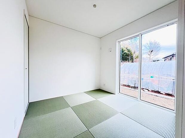 和室スペースです。畳のお部屋は寛げる空間ですね。