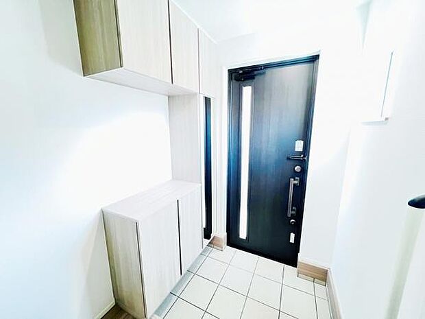 いつも気持ちよくご家族を迎えられる玄関です。