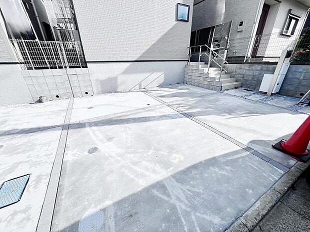 駐車場ももちろん完備しておりますのでお車所有の方にも心強いです。