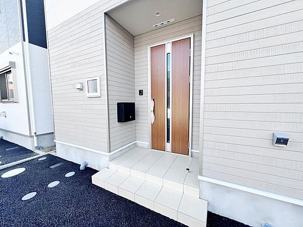 いつも気持ちよくご家族を迎えられる玄関です。