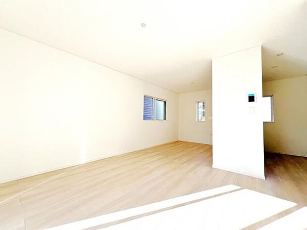 リビングダイニングになります。ご家族そろっての素敵な空間になりそうですね。