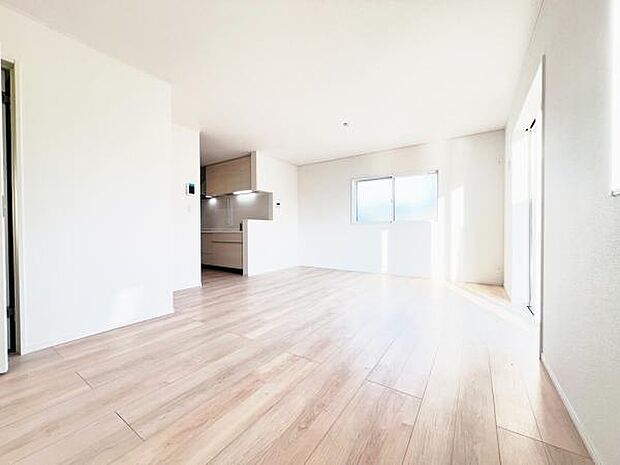 リビングダイニングになります。ご家族そろっての素敵な空間になりそうですね。