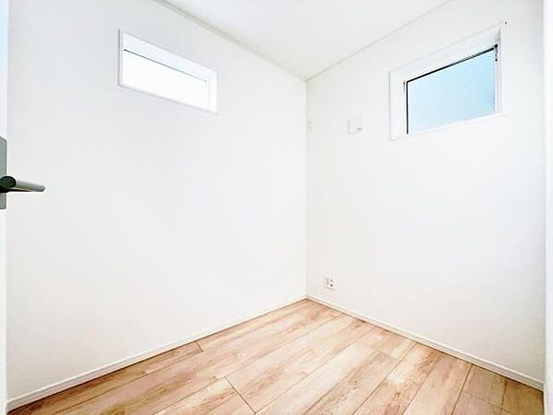 約2.5帖のサービスルームです。