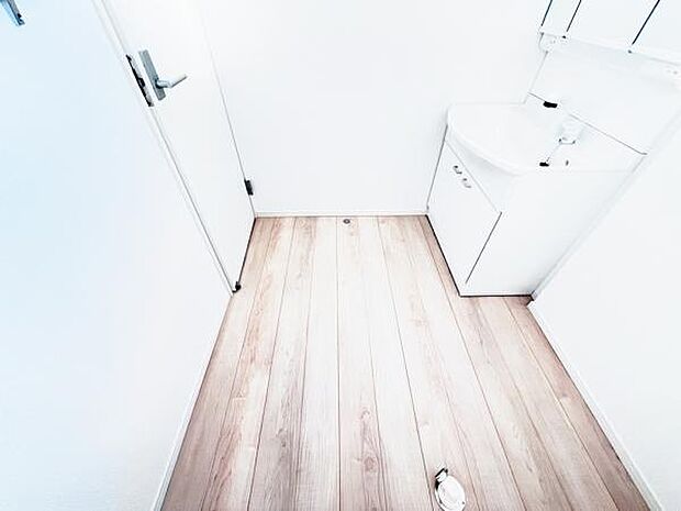 脱衣所は小さなお子様がいるご家庭にも重宝されます。