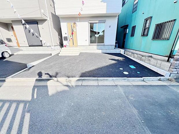 駐車場ももちろん完備しておりますのでお車所有の方にも心強いです。