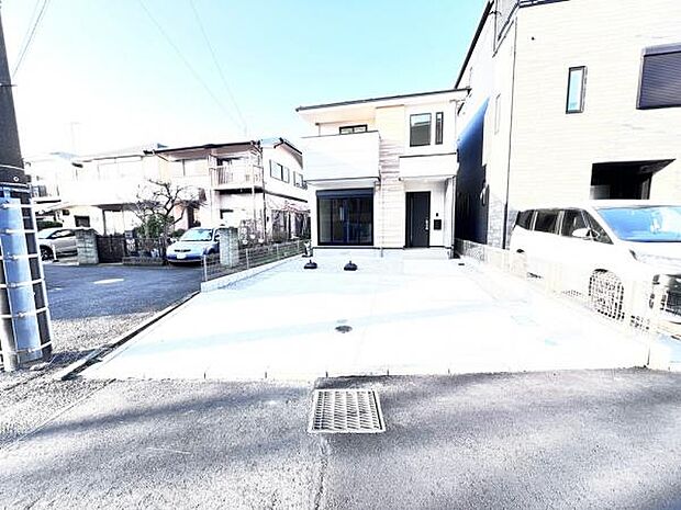 駐車場ももちろん完備しておりますのでお車所有の方にも心強いです。