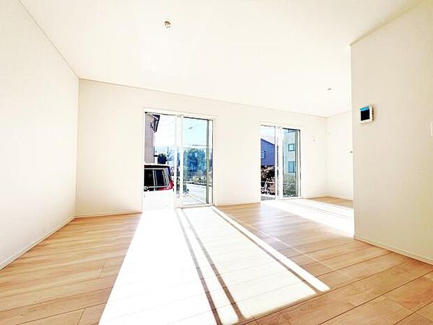 家族団らんの場所としてゆったりと居心地の良いリビングです。