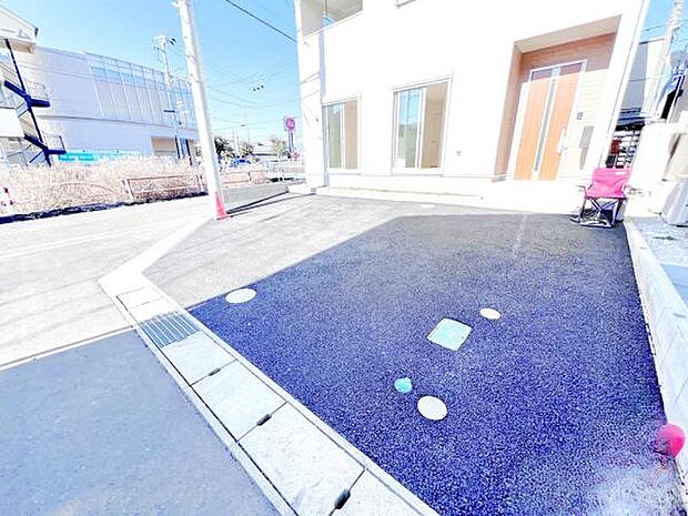 駐車場ももちろん完備しておりますのでお車所有の方にも心強いです。