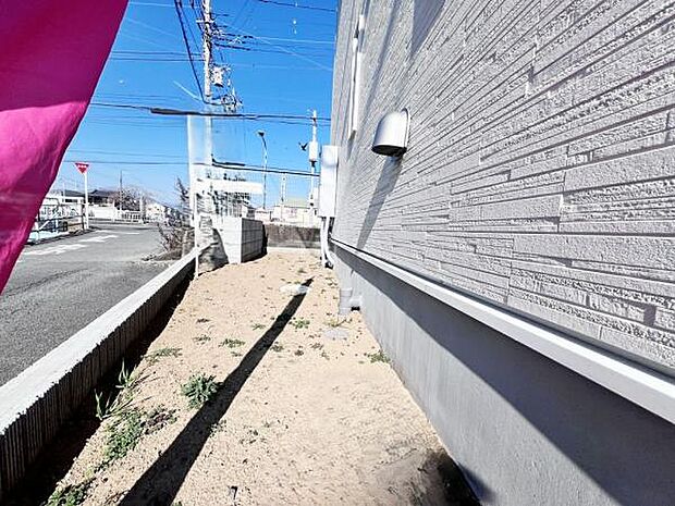 お庭スペースは、ガーデニングやお子様との外遊びなど多彩な用途でお楽しみいただけます。