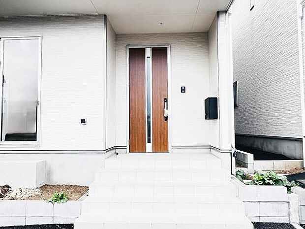 いつも気持ちよくご家族を迎えられる玄関です。