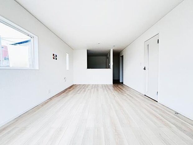 リビングダイニングになります。ご家族そろっての素敵な空間になりそうですね。