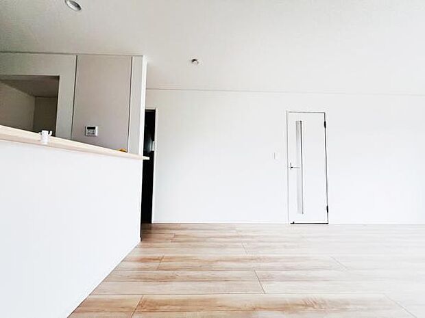 ご家族の温かい時間を演出するダイニングスペースです。