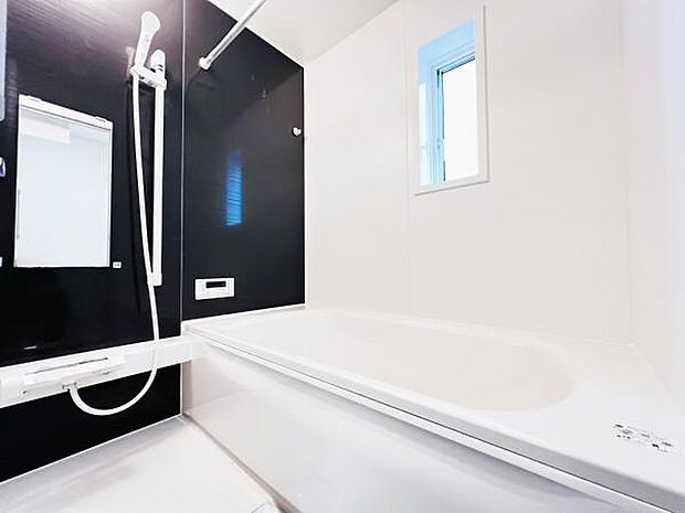 お風呂でほっとひといき。1日の疲れを癒しましょう。