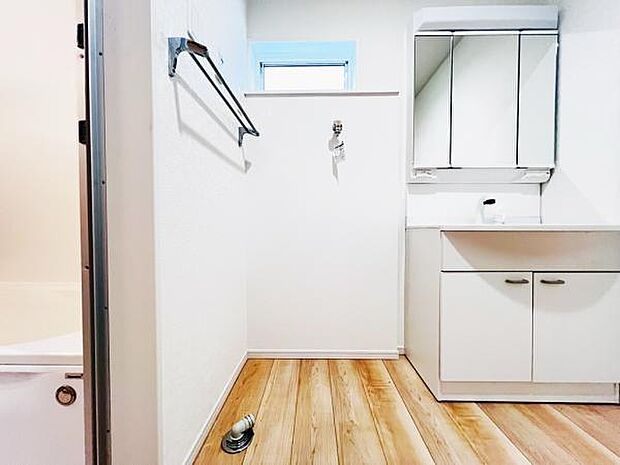 お天気を気にせずお洗濯ができ、室内干し可能です。