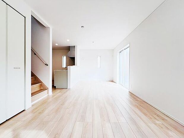 リビングダイニングになります。ご家族そろっての素敵な空間になりそうですね。