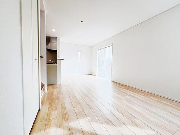 家族団らんの場所としてゆったりと居心地の良いリビングです。