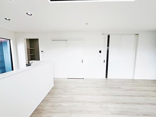 ご家族の温かい時間を演出するダイニングスペースです。