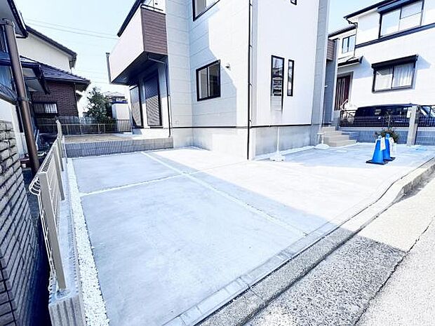 駐車場ももちろん完備しておりますのでお車所有の方にも心強いです。