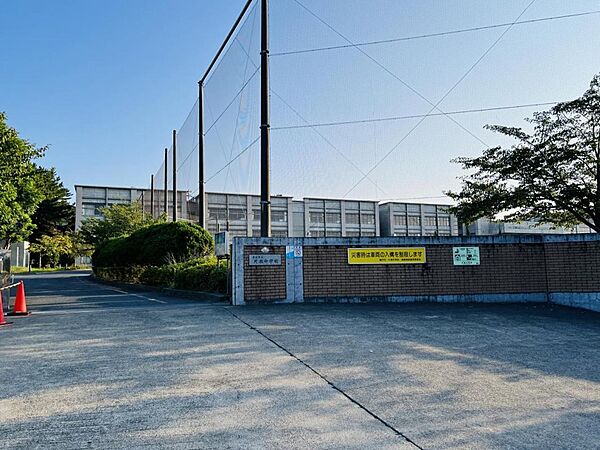 藤沢市立片瀬中学校まで約2250m（徒歩29分）