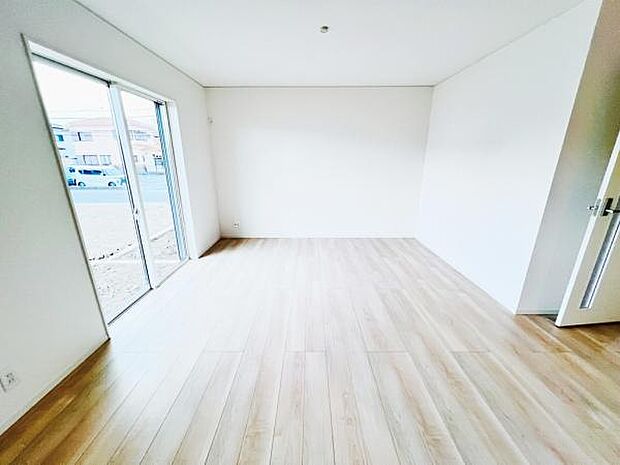 家族団らんの場所としてゆったりと居心地の良いリビングです。