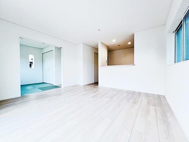 リビングダイニングになります。ご家族そろっての素敵な空間になりそうですね。