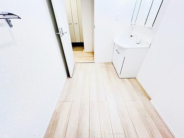 脱衣所は小さなお子様がいるご家庭にも重宝されます。