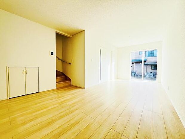 家族団らんの場所としてゆったりと居心地の良いリビングです。