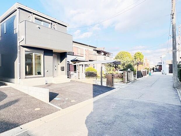 前面道路を含めた現地写真です。