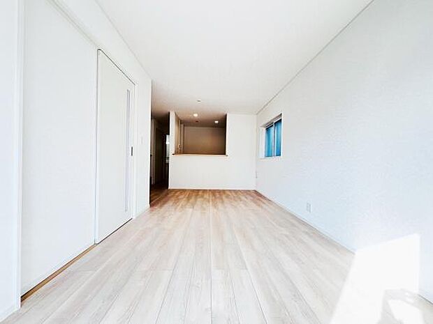 リビングダイニングになります。ご家族そろっての素敵な空間になりそうですね。