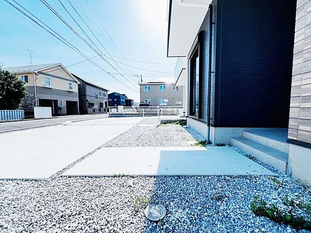 お庭スペースは、ガーデニングやお子様との外遊びなど多彩な用途でお楽しみいただけます。