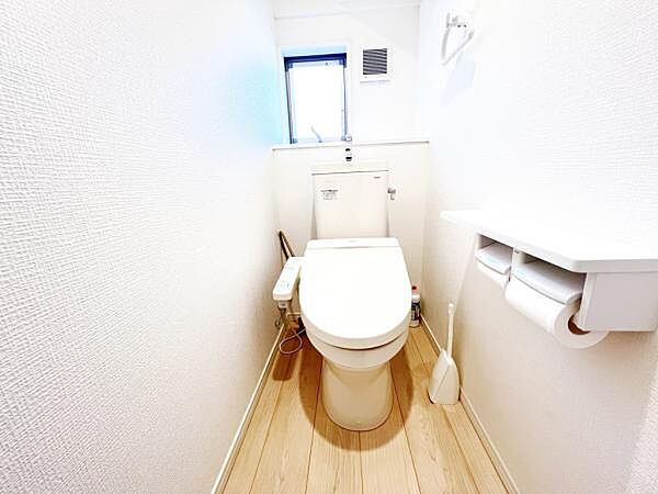ほっと安らげるトイレ空間です。