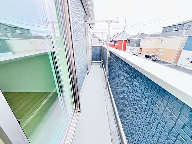 お洗濯ものを気持ち良く太陽の光で干せるのが嬉しいですね。