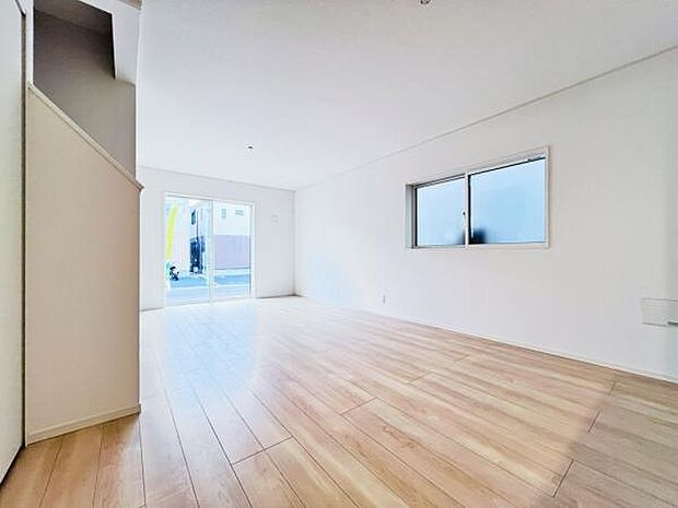 リビングダイニングになります。ご家族そろっての素敵な空間になりそうですね。