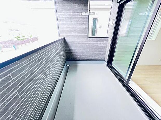 お洗濯ものを気持ち良く太陽の光で干せるのが嬉しいですね。