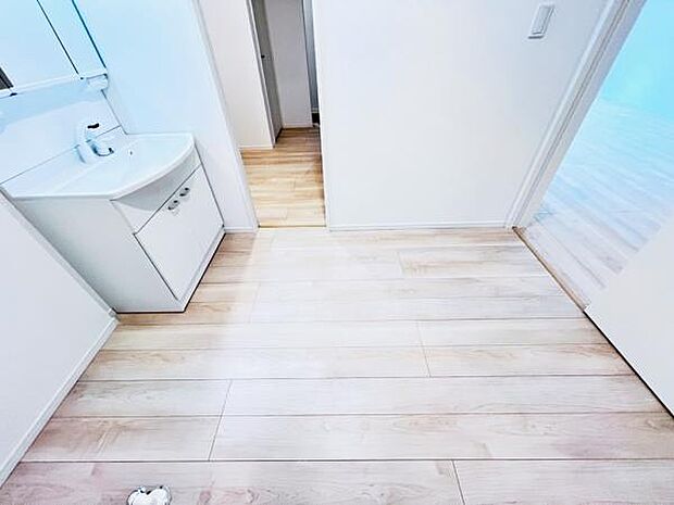 脱衣所は小さなお子様がいるご家庭にも重宝されます。