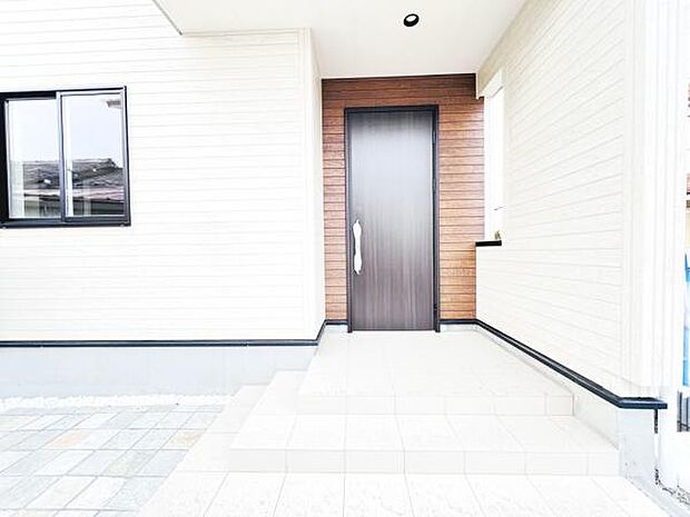 いつも気持ちよくご家族を迎えられる玄関です。
