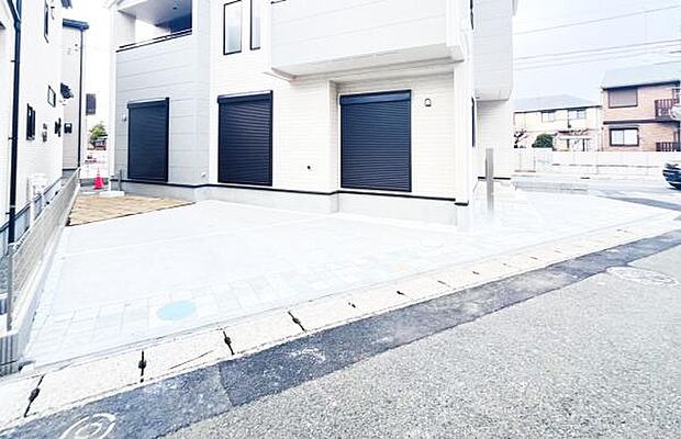 駐車場ももちろん完備しておりますのでお車所有の方にも心強いです。