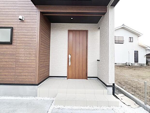 いつも気持ちよくご家族を迎えられる玄関です。