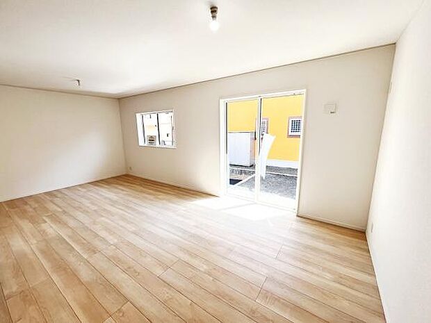 リビングダイニングになります。ご家族そろっての素敵な空間になりそうですね。