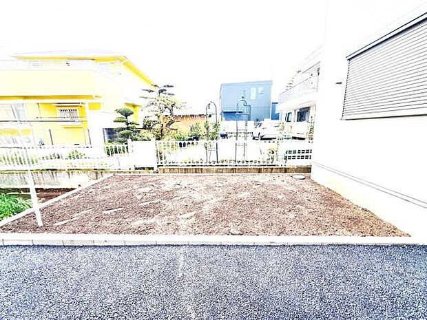 お庭スペースは、ガーデニングやお子様との外遊びなど多彩な用途でお楽しみいただけます。