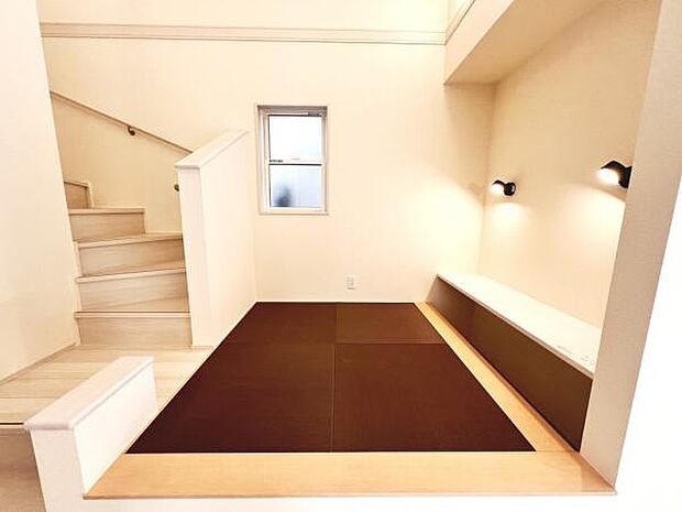 和室スペースです。畳のお部屋は寛げる空間ですね。