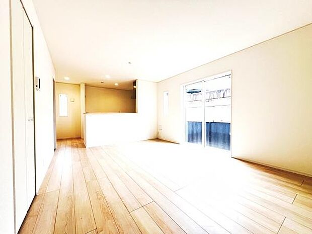 家族団らんの場所としてゆったりと居心地の良いリビングです。
