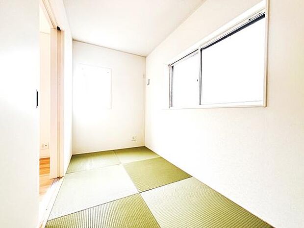和室スペースです。畳のお部屋は寛げる空間ですね。