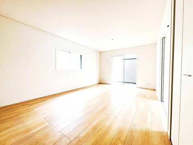 家族団らんの場所としてゆったりと居心地の良いリビングです。