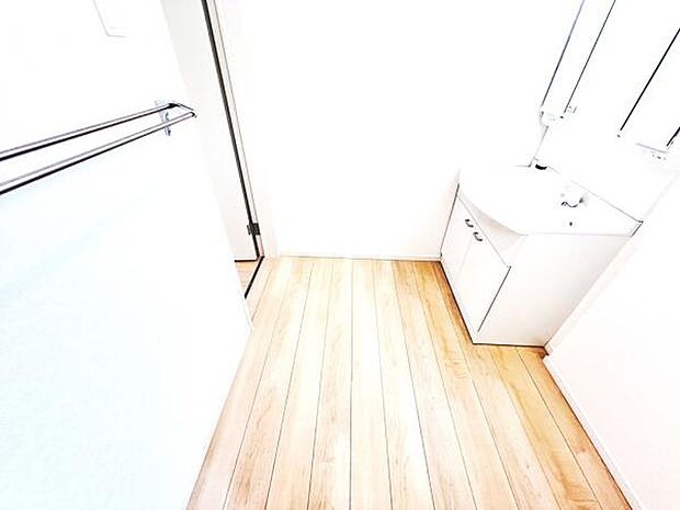 脱衣所は小さなお子様がいるご家庭にも重宝されます。
